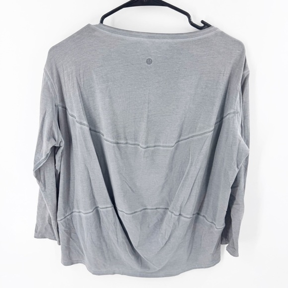 Lululemon Back In Action Long Sleeve IN GREY SIZE 6 YOGA WORKOUT ATHLETIC - Picture 5 of 7
